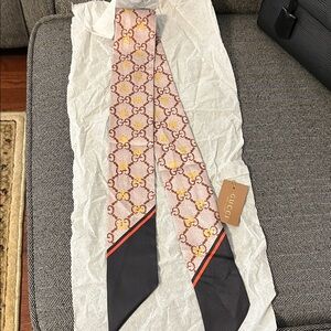 Gucci Men's Silk Tie with Yellow and Black Pattern